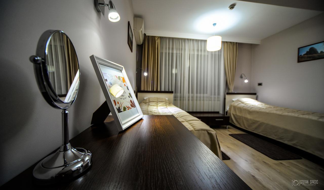 Garni Hotel 018 In Ni Buitenkant foto