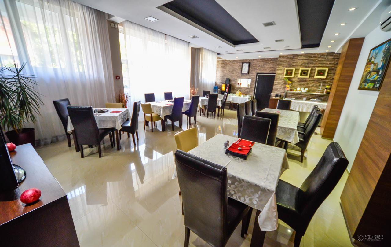 Garni Hotel 018 In Ni Buitenkant foto