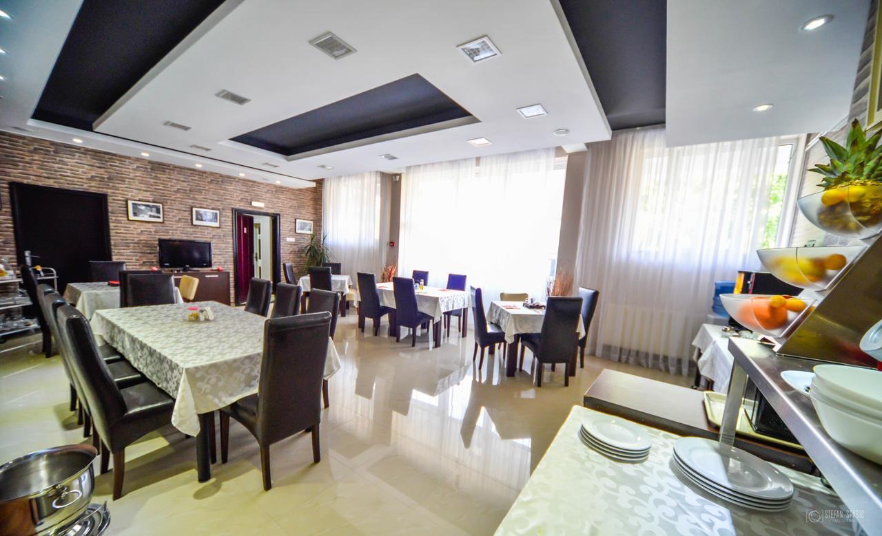 Garni Hotel 018 In Ni Buitenkant foto